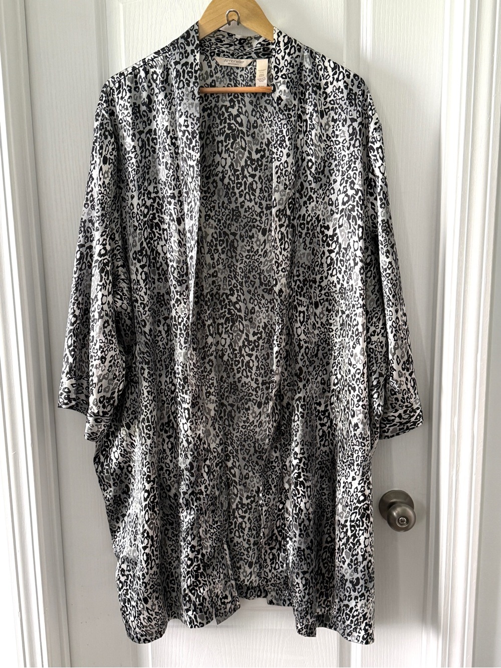 Ambrielle Kimono Robe Black & White Animal Print Size 3X